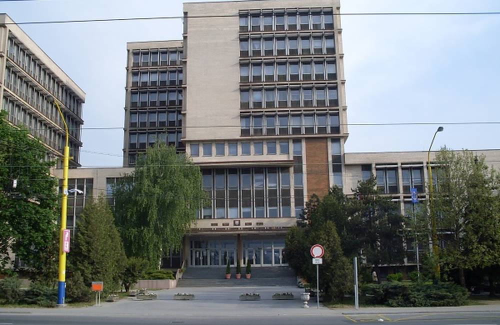 Foto: Košický krajský súd prehľadavajú, anonym nahlásil bombu