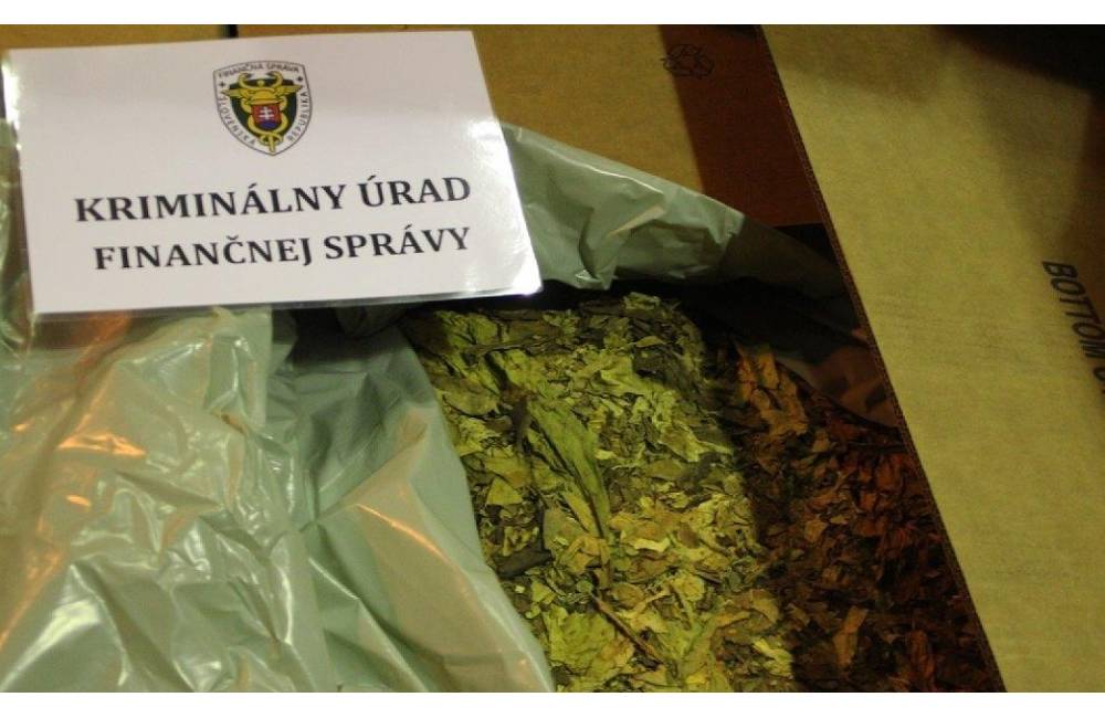 Foto: V Sobranciach príslušníci KÚFS  našli takmer deväť ton tabaku