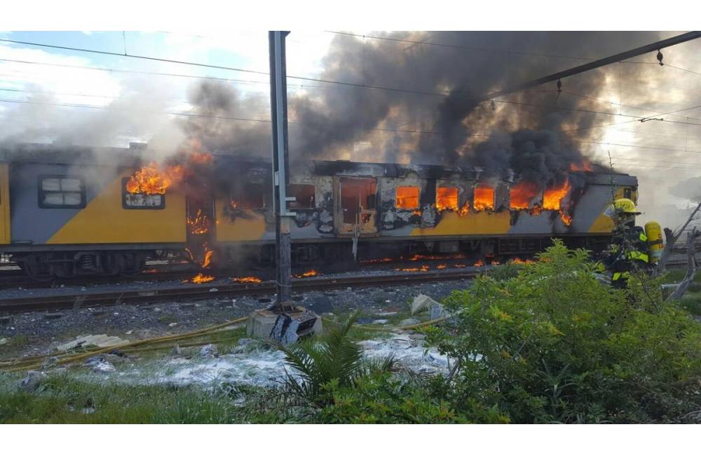 V Priestoroch železničnej stanice v Košiciach horel spací vozeň