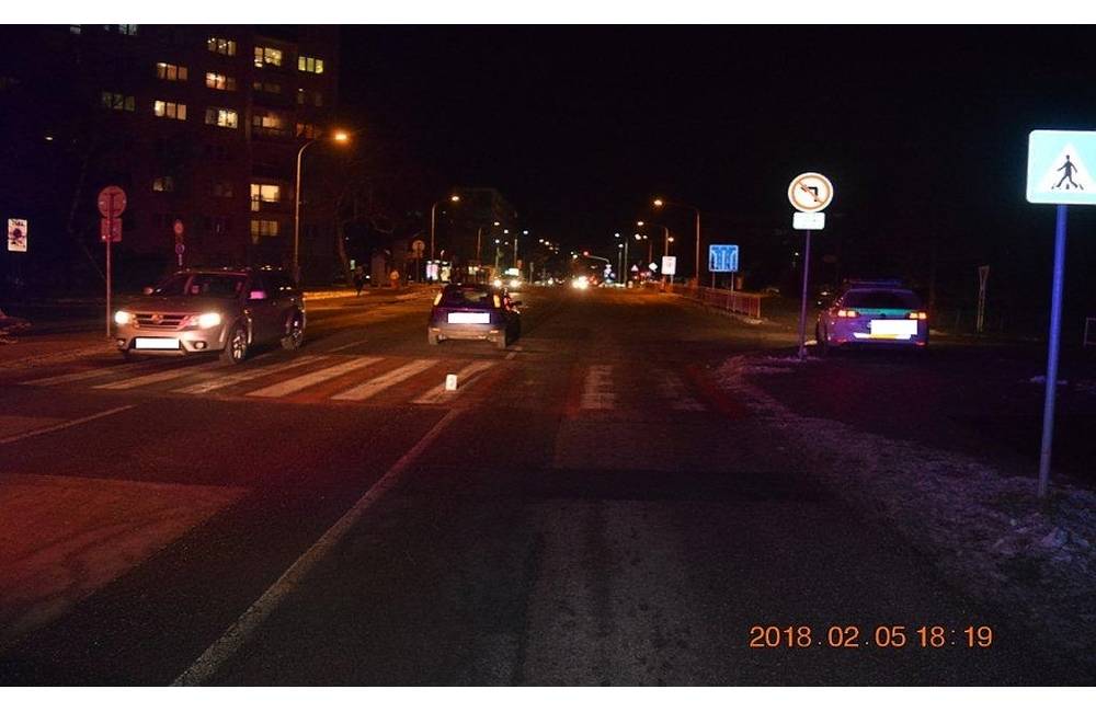 Vodiči zvýšte pozornosť na cestách! Na Ondavskej ulici auto zrazilo chodkyňu, utrpela ťažké zranenia