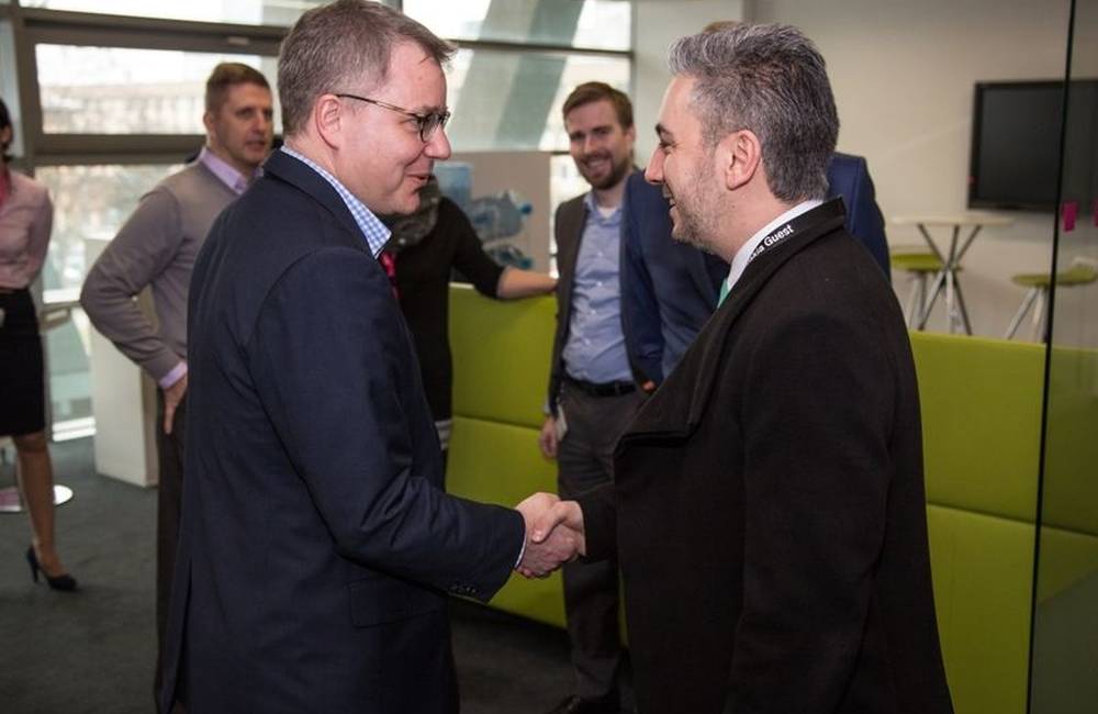 Foto: Župan KSK navštívil najväčšiu IT firmu na východnom Slovensku, diskutoval aj o duálnom vzdelávaní