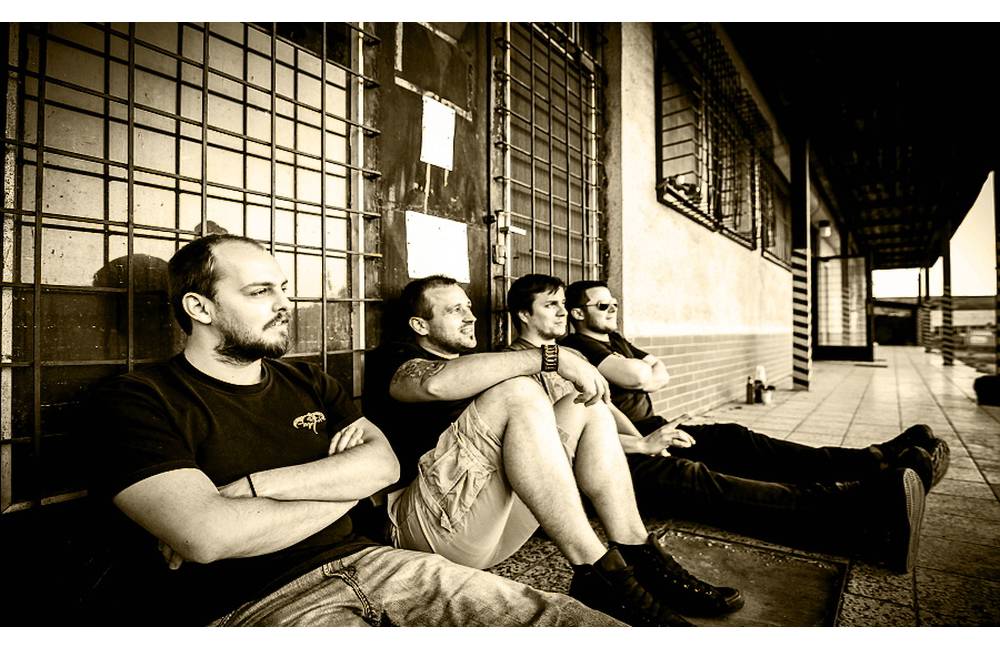 Into The Zoid - prekvapenie z Veľkého Krtíša, kapela nahrala razantný debut s názvom Soundclown