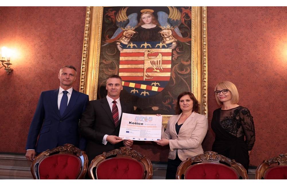 Foto: Mesto Košice prevzalo certifikát Európske hlavné mesto dobrovoľníctva 2019