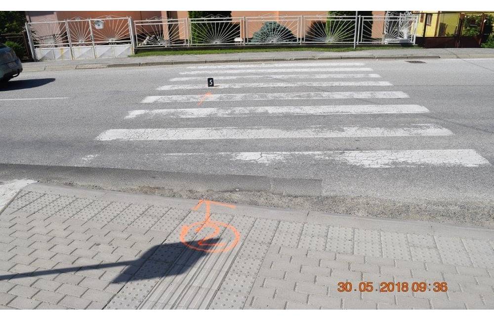 37-ročnú chodkyňu na Myslavskej ulici zachytilo na priechode pre chodcov auto, ťažko sa zrazila