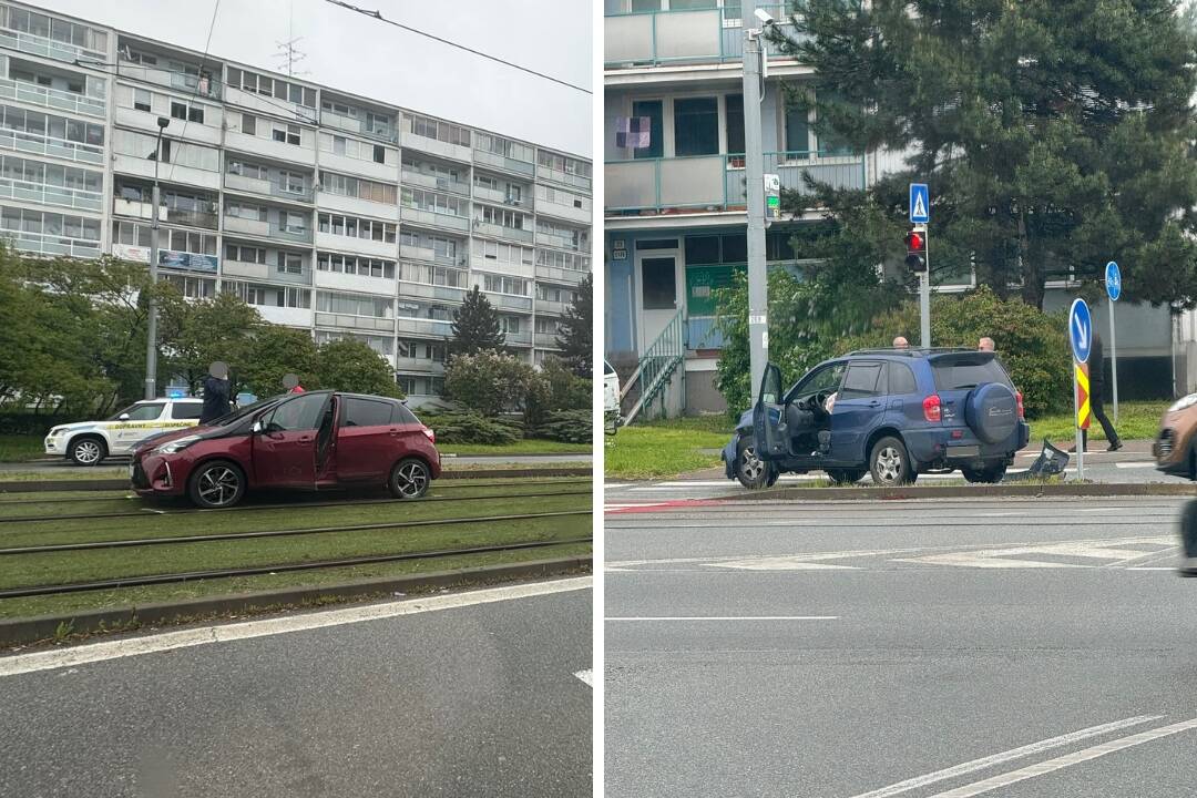 Ranná nehoda na Terase: Jeden skončil v strede električkovej trate, druhý na ostrovčeku