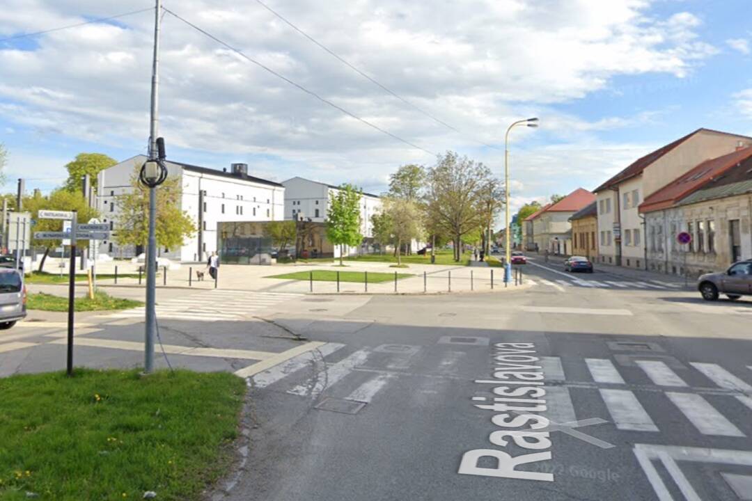 Foto: Košická mamička hľadá vodiča, ktorý zrazil jej dcéru na priechode a ušiel. Nevideli ste to?