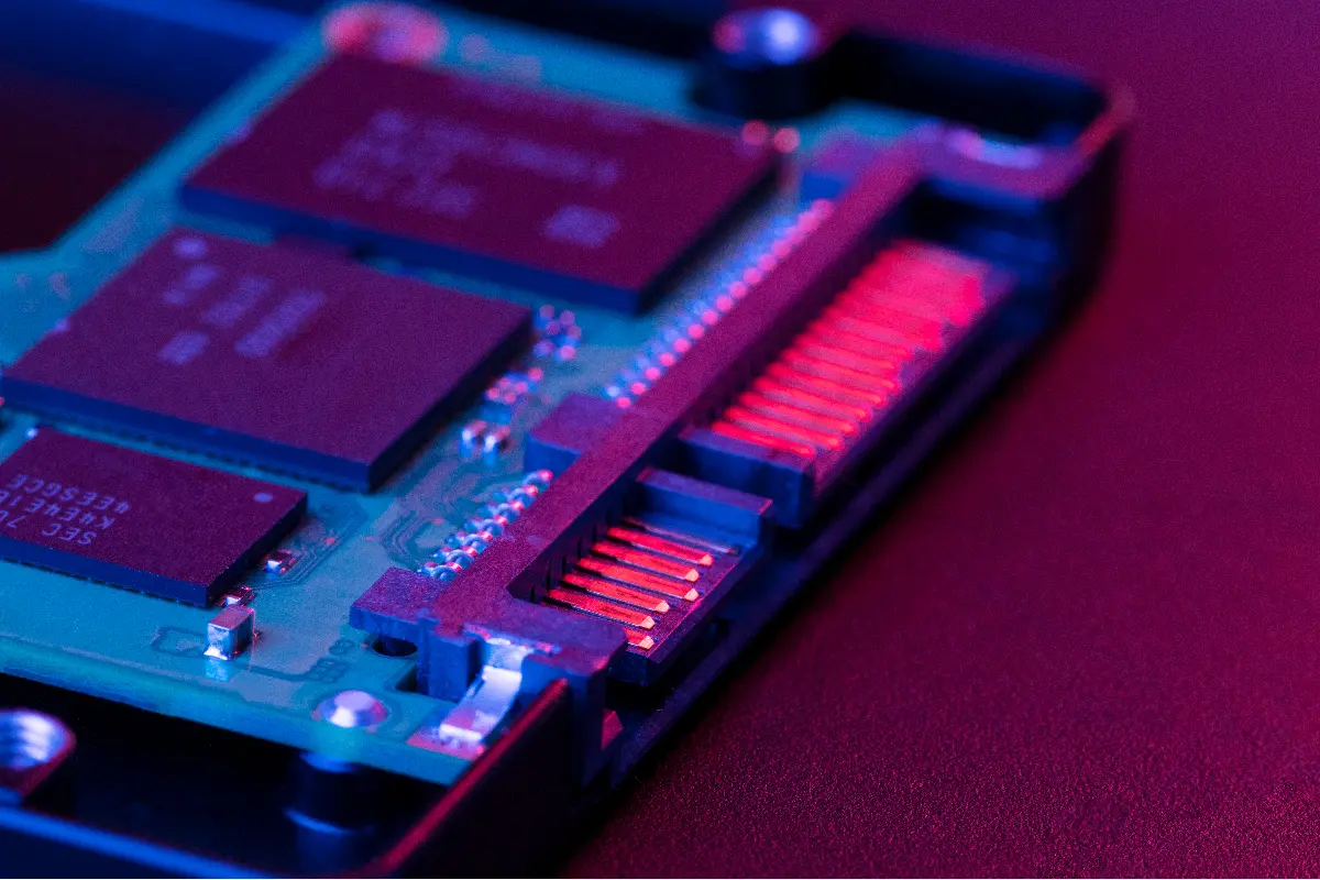 Foto: Miliónová investícia do košického superpočítača na TUKE je v ohrození, musia ho spustiť do konca roka, stihnú to?