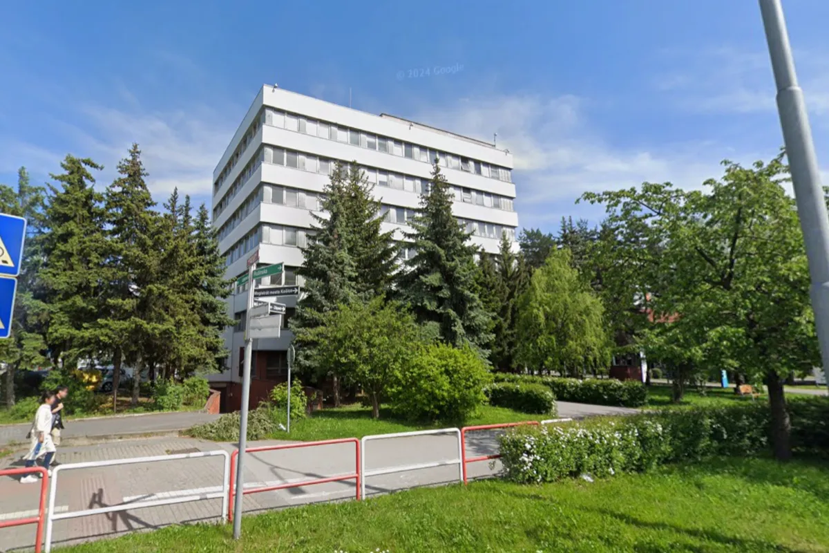 Šéfa cudzineckej polície v Košiciach odviedli z práce policajti, ide o podozrenie zo zneužívania právomoci