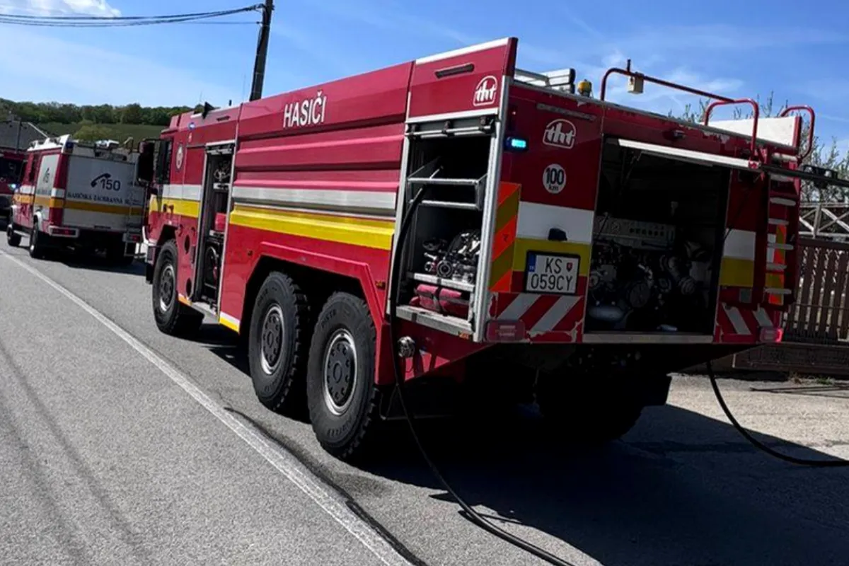 FOTO: Rodina pri Košiciach zažila cez víkend chvíle plné hrôzy, najprv začala horieť tuja, potom dom