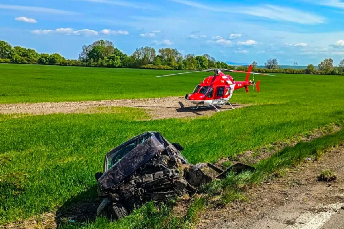 VIDEO: Za Hriadkami došlo k vážnej dopravnej nehode, zasahujú tu všetky záchranné zložky, úsekom neprejdete 