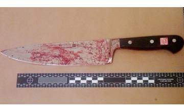 Nožom pichol tínedžera do krku a žiadal od neho peniaze, už je v rukách polície