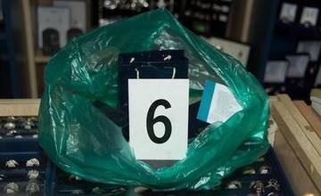 Zo zlatníctva ukradol retiazku za 1800 eur, policajti ho dolapili