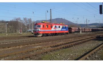 Dvaja chlapci ukradli kábel medzi železničnými stanicami