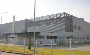 V Košiciach otvorili novú výrobnú halu pre 700 zamestnancov