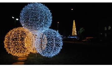 Mesto Michalovce - časť Močarany pozýva na rozsvietenie vianočného stromčeka