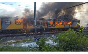 V Priestoroch železničnej stanice v Košiciach horel spací vozeň