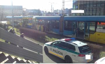 Polícia obvinila 30-ročnú ženu, ktorá bodla revízora v električke  MHD v Košiciach