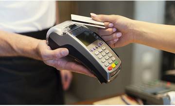 Nájdenou bankomatovou kartou sa Košičan pokúsil zaplatiť v supermarkete nákup v hodnote 6,20 eur