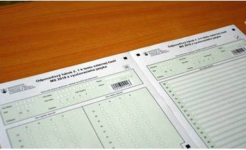 Dnes začínajú písomné maturity, test a slohovú prácu zo slovenského jazyka píše 40 202 maturantov