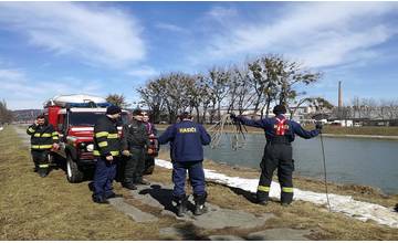 Z rieky Hornád hasiči vytiahli utopeného muža, Identifikácia nebola možná, ryby mu poškodili tvár