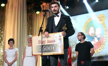 Učiteľ dejepisu Základnej školy na Drábovej Ján Gáll sa stal víťazom súťaže Zlatý Amos 2018