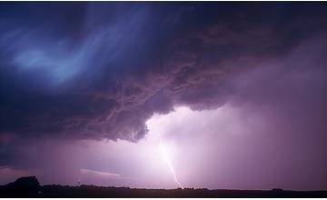 V celkom Košickom kraji sa dnes 12. júna môžu vyskytnúť silnejšie búrky s väčšími krúpami
