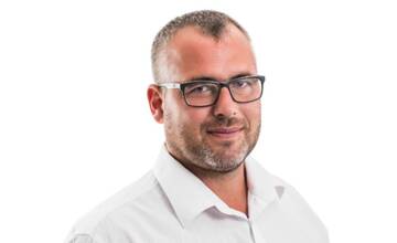 Utekal pred políciou, dychovú skúšku odmietol. Starosta Kavečian si vypočul trest za porušenie zákona