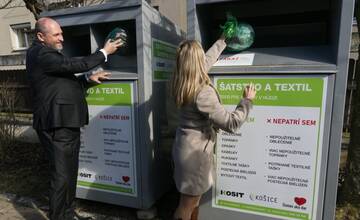 Máte plnú skriňu nepotrebného oblečenia? V Košiciach ho môžete darovať tým, ktorí ho potrebujú