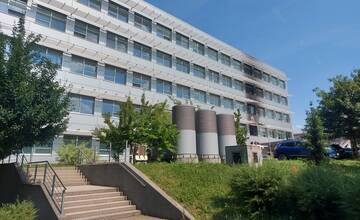 Mladík, ktorý mal podpáliť košickú nemocnicu, bol pravdepodobne na drogách. Gauč zapálil dezinfekciou