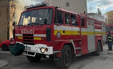 V centre Košíc šľahali plamene. Od jedného skladu sa chytilo ďalších deväť