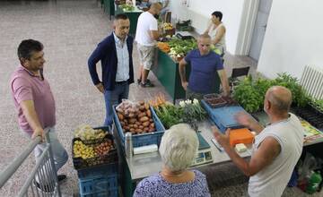 Poctivá lokálna zelenina či ovocie. Trebišovčania môžu opäť nakupovať v mestskej tržnici