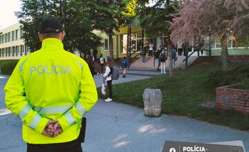 Ako sa s deťmi rozprávať o bombovej hrozbe? Treba ich uistiť, že to zvládneme, radí psychologička