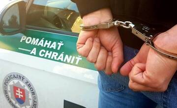 Mladý Trebišovčan napadol muža sediaceho na lavičke. Najprv sa mu prihovoril, potom ho zbil a okradol