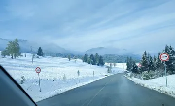 Cesty v Košickom kraji sú ako klzisko. Pre vodičov to môže byť nebezpečné