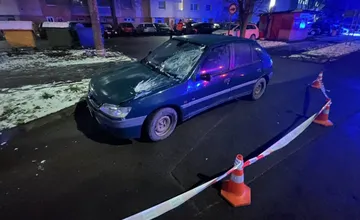 Smrteľná zrážka vo Veľkých Kapušanoch: Vodič zrazil neoznačeného chodca rovno pod oknami vlastného bytu