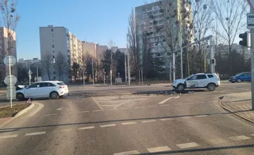 Na Jazere v blízkosti Kauflandu sa zrazili dva osobáky, zasahujú záchranné zložky