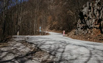 Hrozivý nález cestárov pri Košiciach: Na krajnici našli kostrové pozostatky človeka, zrejme tu ležali niekoľko mesiacov