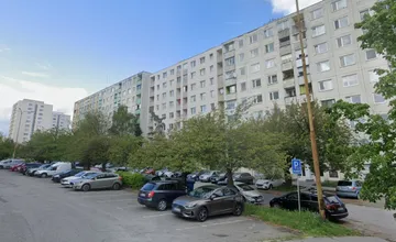Na košickom sídlisku našli pod oknami bytov mŕtveho muža, okolnosti smrti polícia vyšetruje