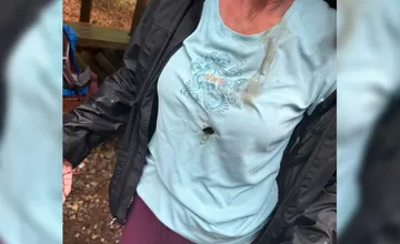 Varovanie pre tých, ktorí podceňujú silu prírody. V susednom Česku turistov zasiahol blesk