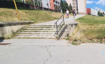 Na košickom Sídlisku KVP budú pokračovať opravy frekventovaných schodov. Kedy budú hotové?