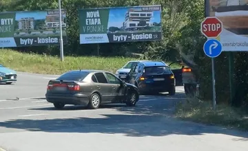Košičanom cestu z práce komplikuje dopravná nehoda, na Sečovskej zvýšte svoju pozornosť