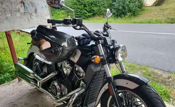 Martinovi niekto ukradol motorku rovno z garáže aj spolu s helmami. Košičania, spojte sily a pomôžte ich nájsť