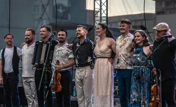 Zvukárovi košickej kapely ukradli z auta aparatúru. Taky švet, doplnil frontman Fajty prezývaný rusínsky Karel Gott