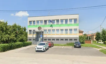 Muž udrel policajtku z Moldavy nad Bodvou päsťou do tváre, počkal si ju, keď šla do práce