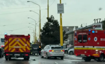 V Košiciach na Južnej triede hlásite dopravnú nehodu, zasahujú tu aj záchranné zložky