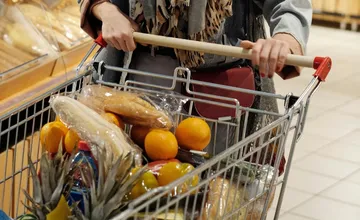 Po Novom roku sa opäť zdvihnú ceny v obchodoch, ktoré potraviny čaká vyššia DPH a za čo všetko si priplatíme?