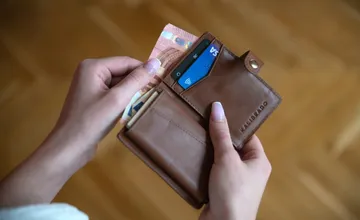 V minulom roku zbankrotovalo takmer 8 300 Slovákov. Najviac dlžníkov pochádzalo z východu