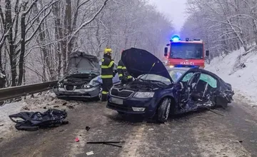 Medzi obcami Rákoš a Slanec došlo k nehode. Úsek je neprejazdný, využite obchádzkovú trasu