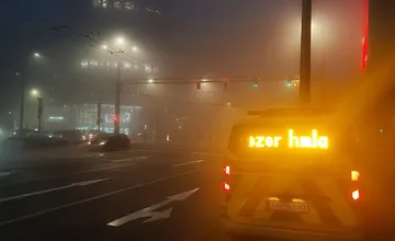 Hustá hmla aj zdržanie v kolónach môže vodičom znepríjemniť cestu do Košíc
