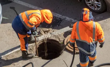 Obec na východe Slovenska získala po 20 rokoch financie na kanalizáciu, drahým vývozom žúmp tak definitívne odzvonilo